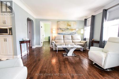 850 David Street, Welland, ON - Indoor Photo Showing Living Room