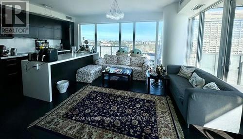 4110 - 1080 Bay Street N, Toronto, ON - Indoor Photo Showing Living Room