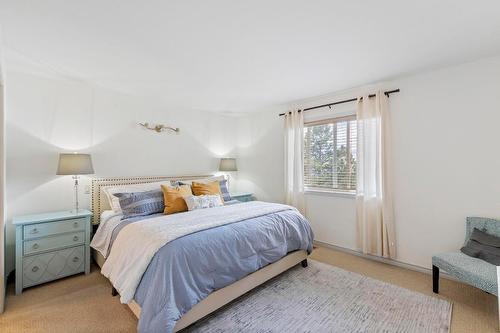 17-3512 Ridge Boulevard, West Kelowna, BC - Indoor Photo Showing Bedroom