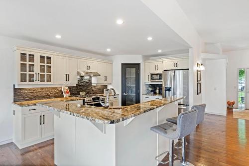 17-3512 Ridge Boulevard, West Kelowna, BC - Indoor Photo Showing Kitchen With Upgraded Kitchen