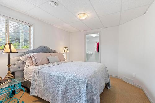 17-3512 Ridge Boulevard, West Kelowna, BC - Indoor Photo Showing Bedroom