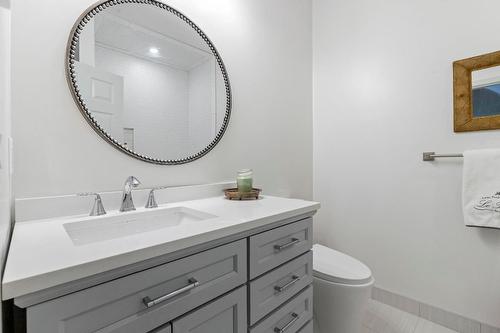 17-3512 Ridge Boulevard, West Kelowna, BC - Indoor Photo Showing Bathroom