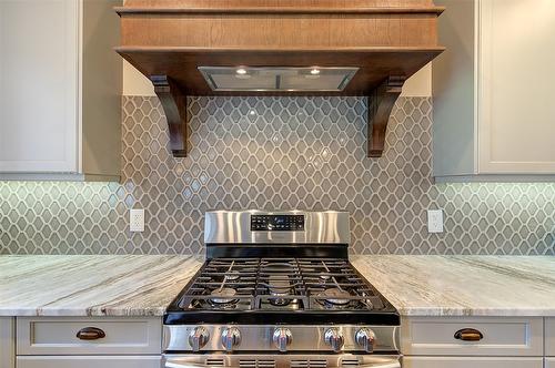 126-515 Wren Place, Kelowna, BC - Indoor Photo Showing Kitchen