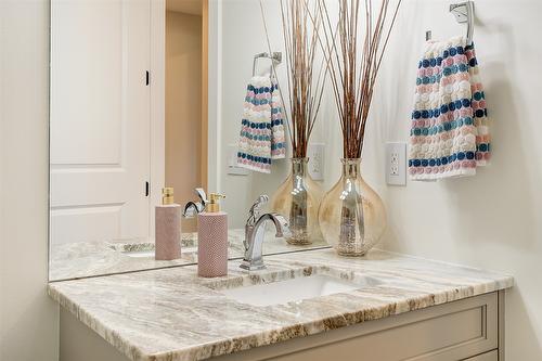 126-515 Wren Place, Kelowna, BC - Indoor Photo Showing Bathroom