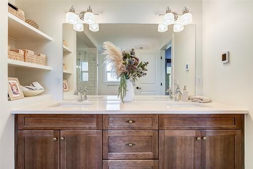 126-515 Wren Place, Kelowna, BC - Indoor Photo Showing Bathroom