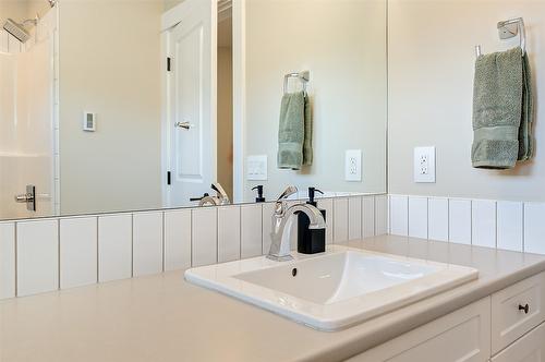 126-515 Wren Place, Kelowna, BC - Indoor Photo Showing Bathroom