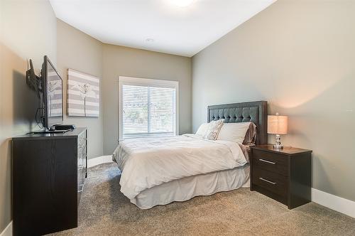 126-515 Wren Place, Kelowna, BC - Indoor Photo Showing Bedroom