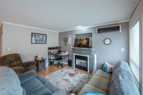 2-607 4Th Street, Keremeos, BC - Indoor Photo Showing Living Room With Fireplace