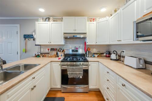 2-607 4Th Street, Keremeos, BC - Indoor Photo Showing Kitchen With Double Sink