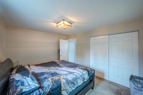 2-607 4Th Street, Keremeos, BC - Indoor Photo Showing Bedroom