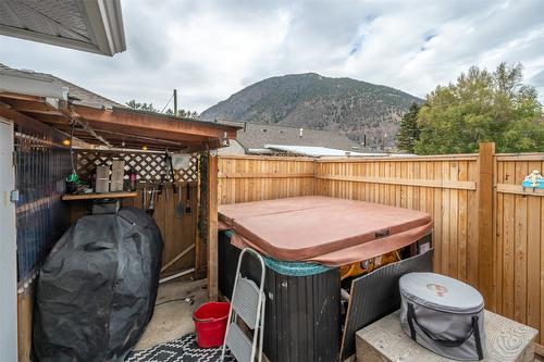 2-607 4Th Street, Keremeos, BC - Outdoor With Exterior