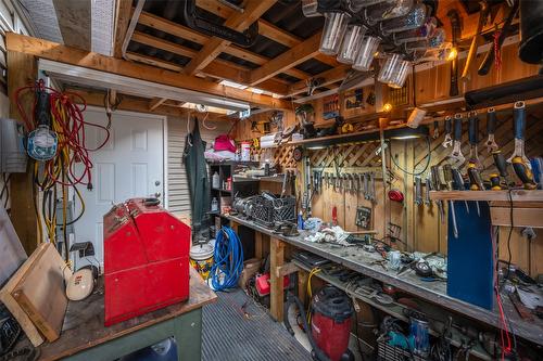 2-607 4Th Street, Keremeos, BC - Indoor Photo Showing Basement