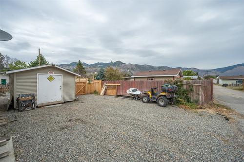 2-607 4Th Street, Keremeos, BC - Outdoor