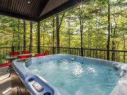 Hot tub - 