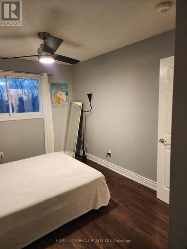 2385 Hargood Place, Mississauga, ON - Indoor Photo Showing Bedroom