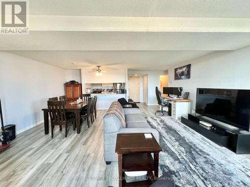 406 - 350 Front Street, Belleville, ON - Indoor Photo Showing Living Room