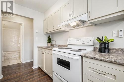 26 Pearl Street Unit#107, Smiths Falls, ON - Indoor Photo Showing Kitchen