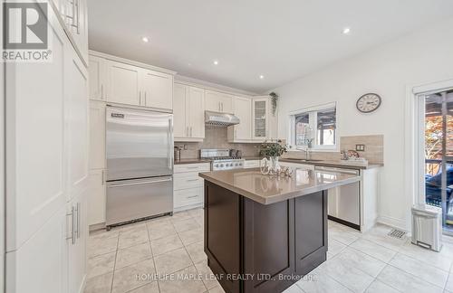 7 Kirkhollow Drive, Brampton, ON - Indoor Photo Showing Kitchen