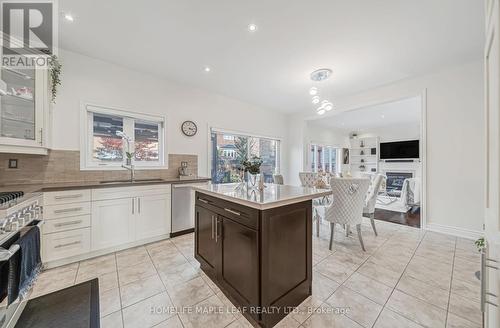 7 Kirkhollow Drive, Brampton, ON - Indoor Photo Showing Kitchen