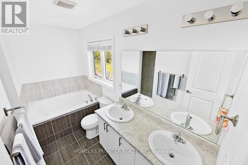 8 Hillcroft Way, Kawartha Lakes, ON - Indoor Photo Showing Bathroom