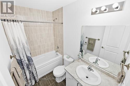 8 Hillcroft Way, Kawartha Lakes, ON - Indoor Photo Showing Bathroom