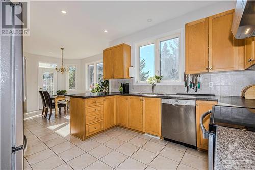 91 Insmill Crescent, Kanata, ON - Indoor Photo Showing Kitchen