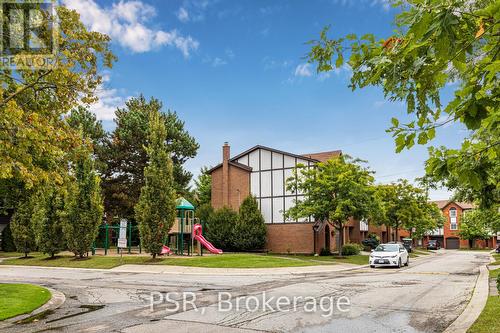 85 - 1755 Rathburn Road E, Mississauga, ON - Outdoor