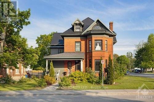 10 Lake Avenue, Carleton Place, ON - Outdoor With Facade