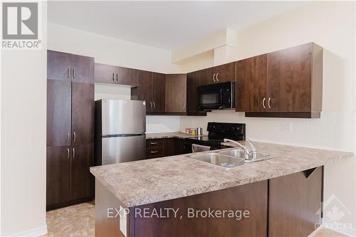 B - 96 Stonehaven Drive, Ottawa, ON - Indoor Photo Showing Kitchen With Double Sink