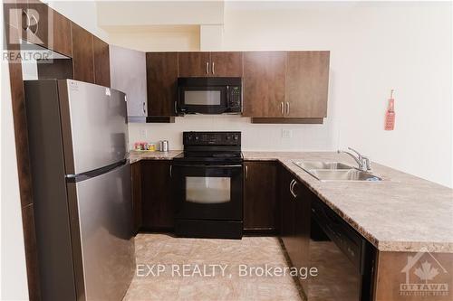 B - 96 Stonehaven Drive, Ottawa, ON - Indoor Photo Showing Kitchen With Double Sink