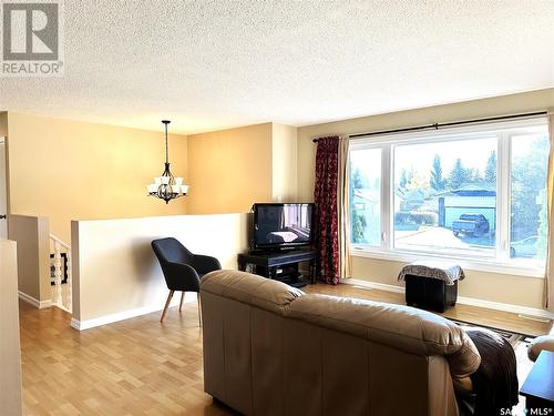 1102 16Th Street, Humboldt, SK - Indoor Photo Showing Living Room