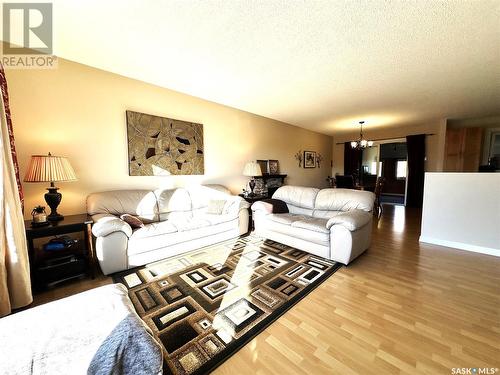 1102 16Th Street, Humboldt, SK - Indoor Photo Showing Living Room