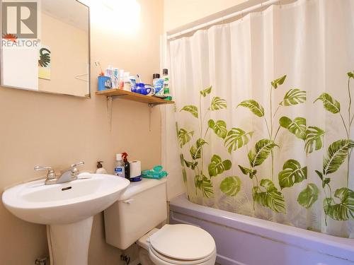 765 Avery Avenue, Quesnel, BC - Indoor Photo Showing Bathroom