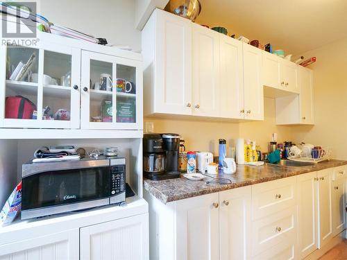 765 Avery Avenue, Quesnel, BC - Indoor Photo Showing Kitchen