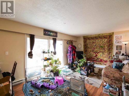 765 Avery Avenue, Quesnel, BC - Indoor Photo Showing Living Room