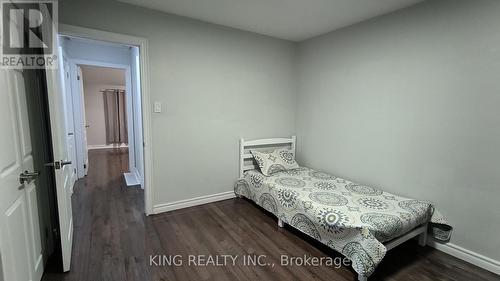 13 Fairfield Avenue, Brampton, ON - Indoor Photo Showing Bedroom