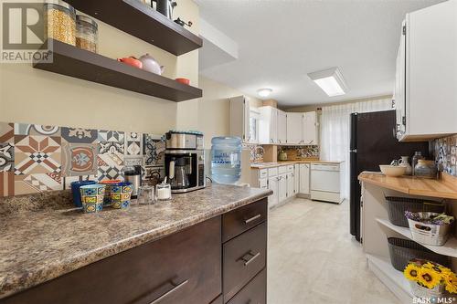 220 Riverside Drive, Prince Albert, SK - Indoor Photo Showing Kitchen