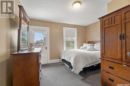 220 Riverside Drive, Prince Albert, SK - Indoor Photo Showing Bedroom