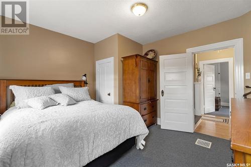 220 Riverside Drive, Prince Albert, SK - Indoor Photo Showing Bedroom