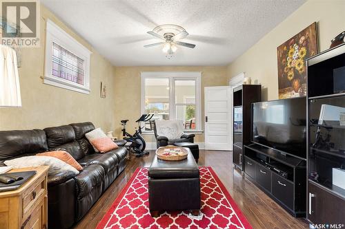 220 Riverside Drive, Prince Albert, SK - Indoor Photo Showing Living Room