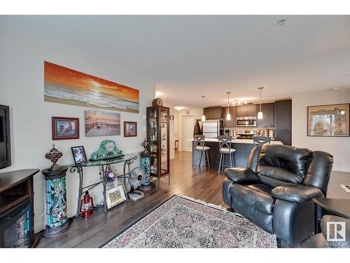 #248 7805 71 St Nw, Edmonton, AB - Indoor Photo Showing Living Room