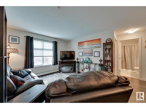 #248 7805 71 St Nw, Edmonton, AB - Indoor Photo Showing Living Room