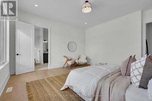 2207 Robbie'S Way, London, ON - Indoor Photo Showing Bedroom