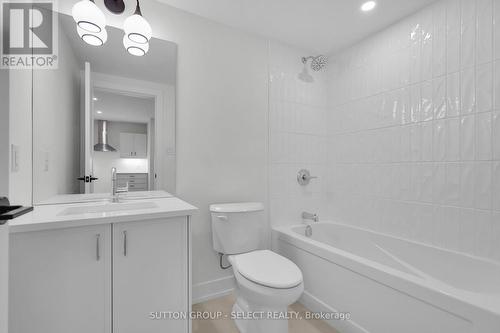 2207 Robbie'S Way, London, ON - Indoor Photo Showing Bathroom