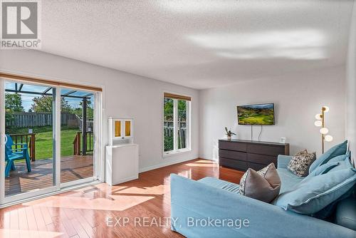 614 Clancy Crescent, Peterborough (Otonabee), ON - Indoor Photo Showing Living Room