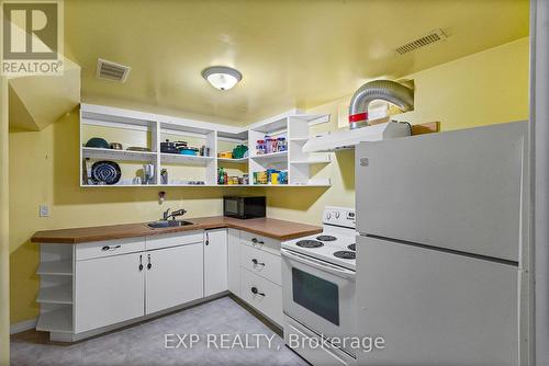 614 Clancy Crescent, Peterborough (Otonabee), ON - Indoor Photo Showing Kitchen