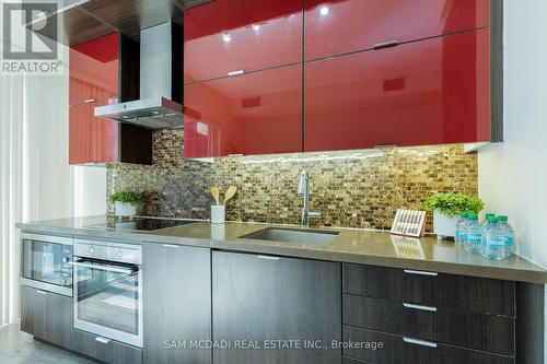 323 - 20 John Street, Toronto, ON - Indoor Photo Showing Kitchen