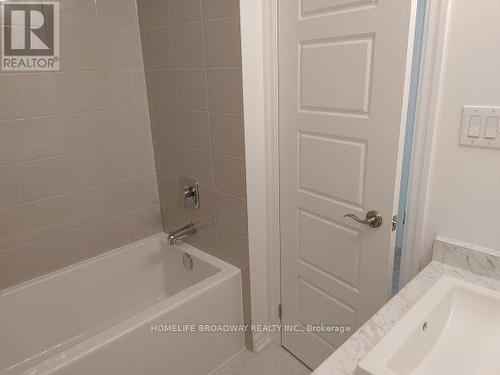 56 Delano Way, Newmarket, ON - Indoor Photo Showing Bathroom