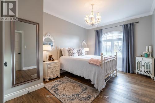 1068 Wyatt Road, Hamilton, ON - Indoor Photo Showing Bedroom