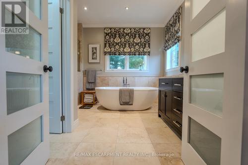 1068 Wyatt Road, Hamilton, ON - Indoor Photo Showing Bathroom